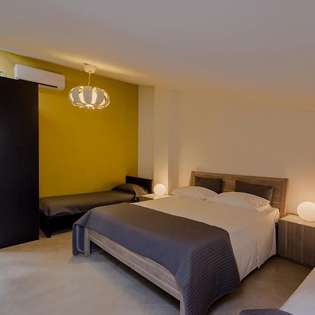 La Scivola Rooms Aci Castello Eksteriør bilde