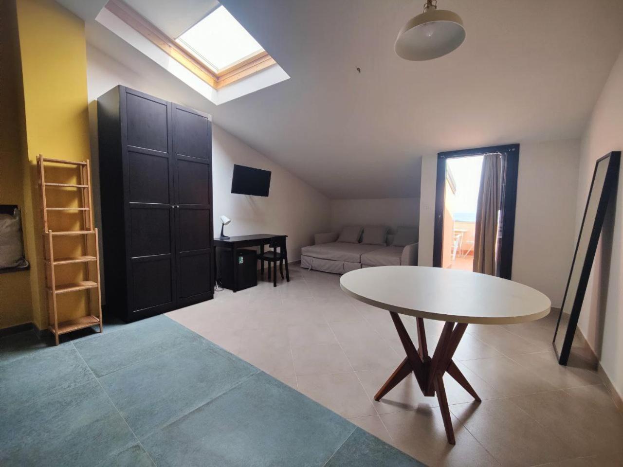La Scivola Rooms Aci Castello Eksteriør bilde